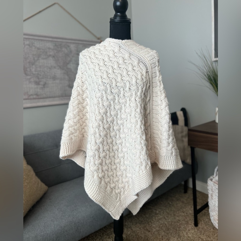 Cocogio Cable Knit Poncho Cream